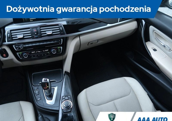 BMW Seria 3 cena 64000 przebieg: 159874, rok produkcji 2015 z Przeworsk małe 436